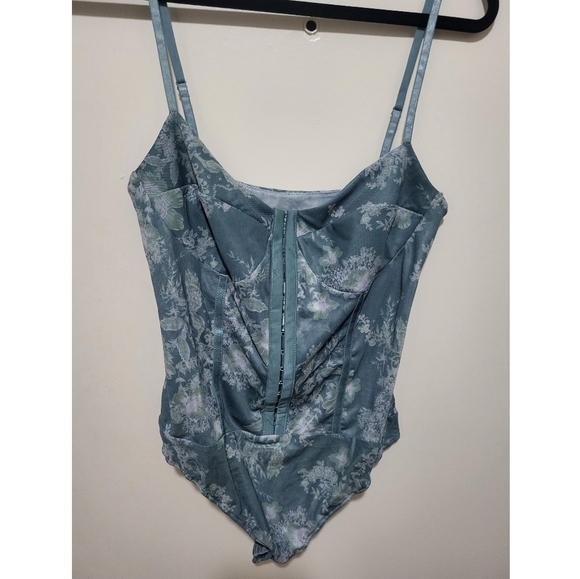 NWT Intimately FP Floral Mesh Bodysuit - Picture 6 of 7